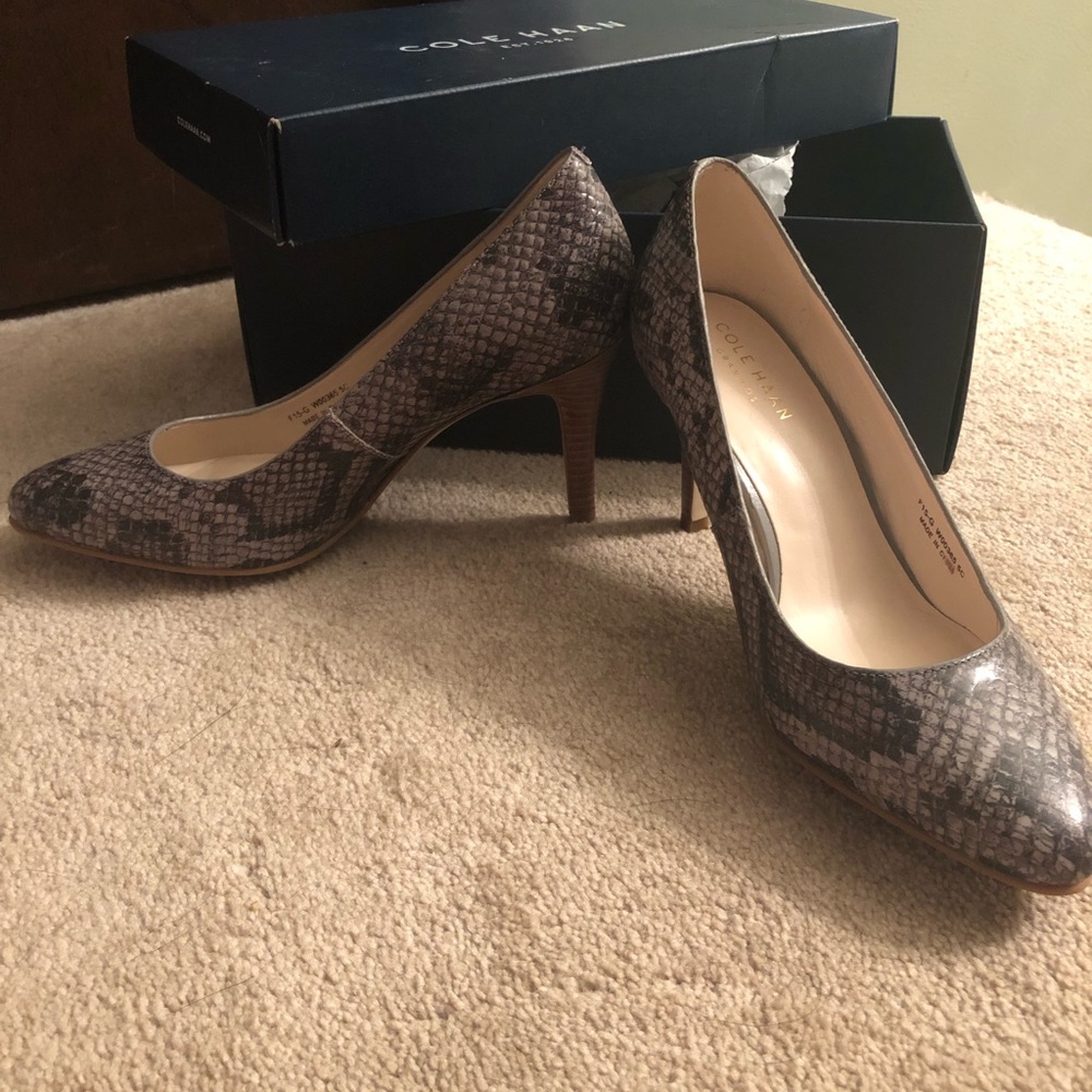 New Cole Haan Lena II Gray snake print pumps